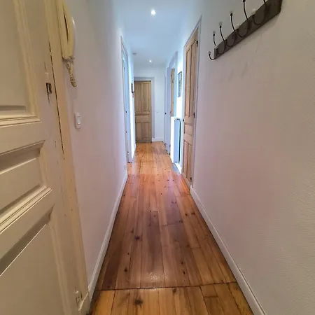 Appartement, 2 Chambres, Spacieux Et Plein De Charme A 5 Min Du Centre *