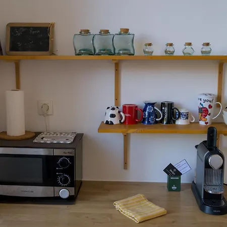 Appartement, 2 Chambres, Spacieux Et Plein De Charme A 5 Min Du Centre